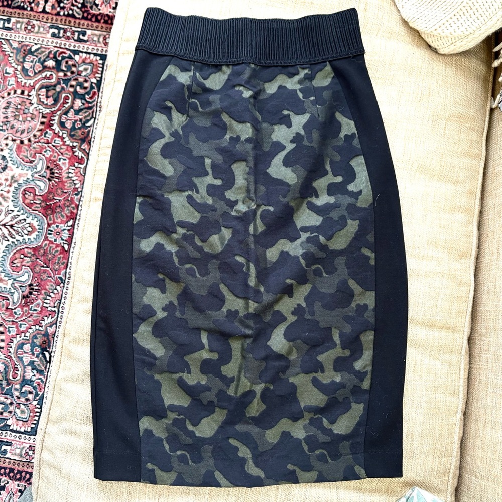 NEW Maeve Anthropologie Black and Green Jacquard Camouflage Camo Pencil Skirt 6